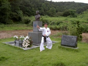 het graf van Myung Jae Nam, oprichter van de Internationale Hapkido Federatie/IHF